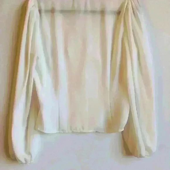 NEW! Lush V-Neck Balloon Sleeve Blouse - Picture 7 of 7